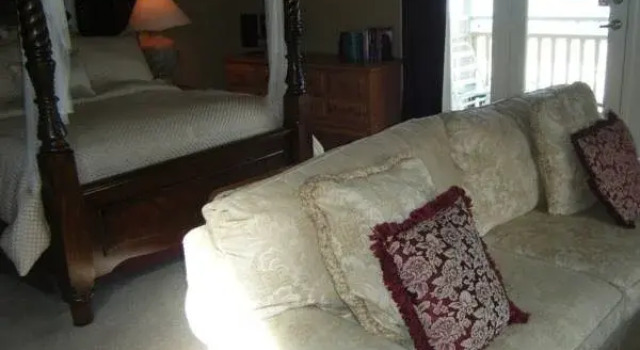 Dream Weaver Bed & Breakfast, Rezervovat Hotel Hotely v Vancouver island s bazénem, Bazén