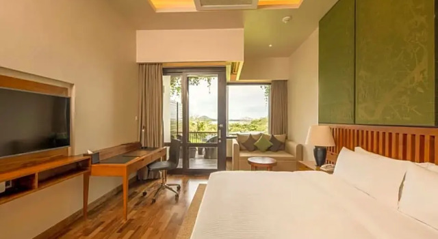 Двухместный номер Deluxe с балконом DoubleTree by Hilton Weerawila Rajawarna Resort