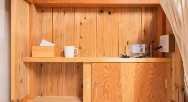 Кровать в общем номере Guest House Wakabaya