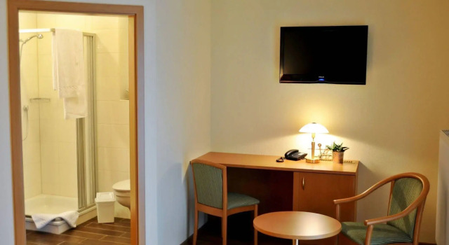 Hotel Restaurant Bürgerklause Tapken, Reservar Hotel Garrel Oldenburger Muensterland
