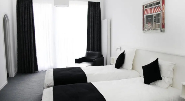 Hotel Satellite, Prenota Hotel Schaarbeek - Schaerbeek Bruxelles, vicino a Square Ambiorix