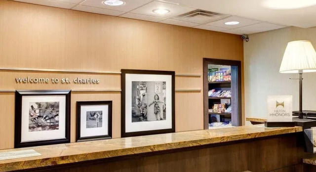 Hampton Inn & Suites Chicago/St. Charles