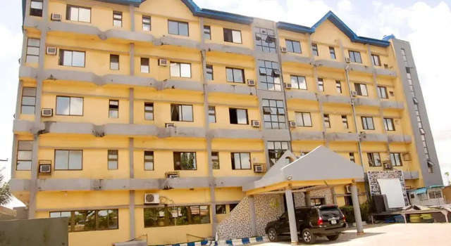 Eagleston Plaza Hotel, Varaa Hotelli Aiyetoto-Asogun Amuwo Odofin
