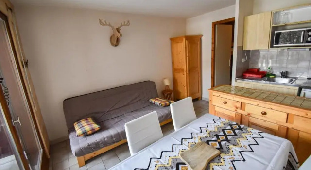 Le Pied des Pistes A13, Joli Studio tout confort 4 pers, vue vallée imprenable, DRAPS NON COMPRIS