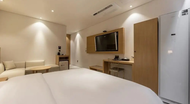 Двухместный номер Deluxe Masan Daisy Hotel