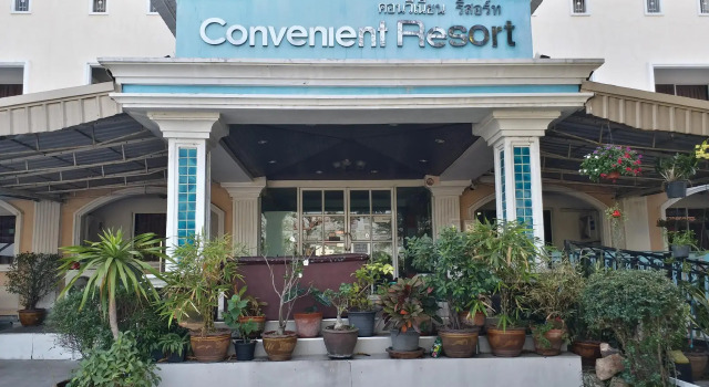 Кровать в общем номере Convenient Resort