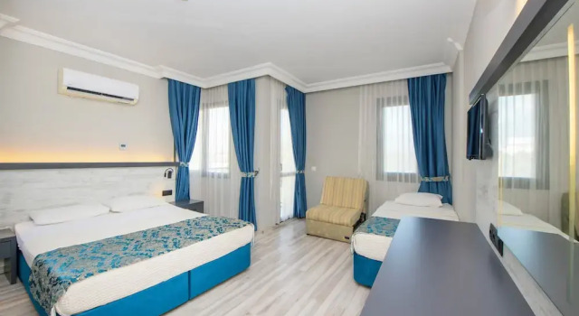 Номер Comfort Golden Moon Hotel