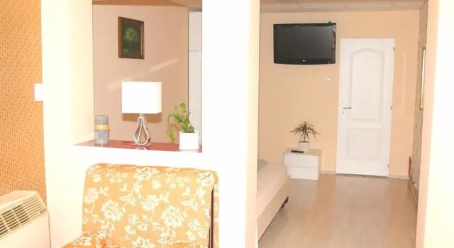 yox apartment 5, Varaa Huoneisto Oradea 