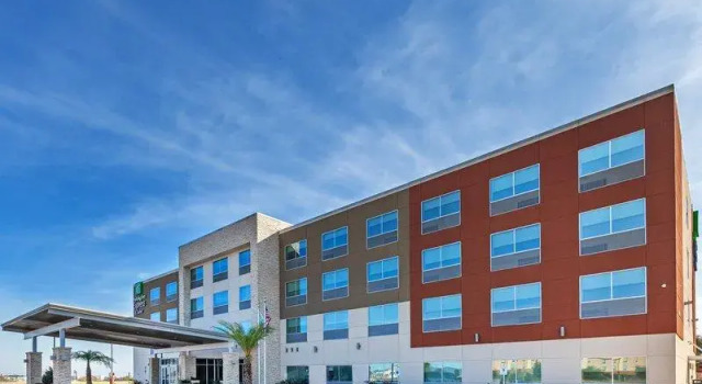 Люкс с 2 комнатами Holiday Inn Express & Suites Brenham South by IHG