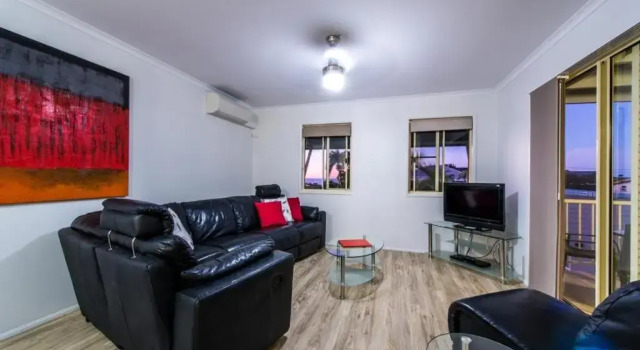 Апартаменты c 1 комнатой с видом на море Airlie Apartments