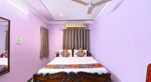 Номер Deluxe Fabexpress Karunamoyee Regency