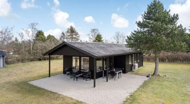 "Lars" - 250m from the sea in Lolland, Falster and Mon