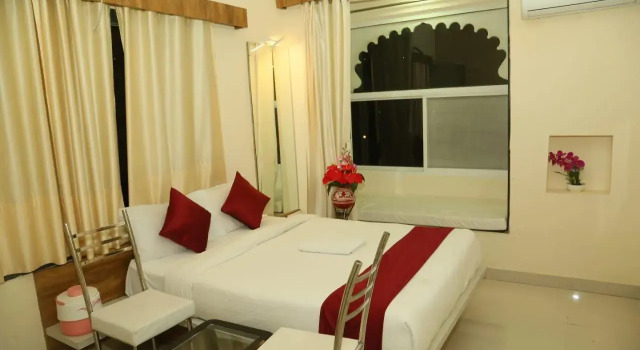 Dollar Villa Resort, Boek Resort Hotels in Rajasthan met zwembad, Zwembad