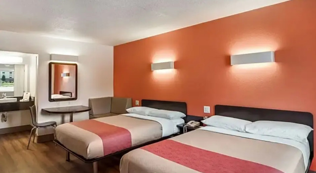Номер Deluxe Motel 6-Youngstown, OH