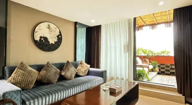 Люкс Deluxe с балконом Mangshan Forest Hot Spring Tourism Resort