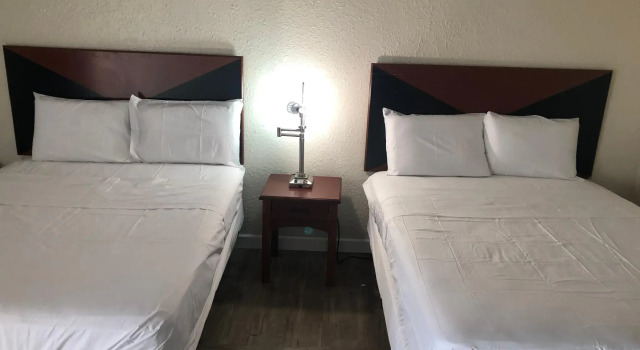 Petersburg VA Hotel, Забронировать Отель Питерсберг Виргиния, рядом с Фермерский банк