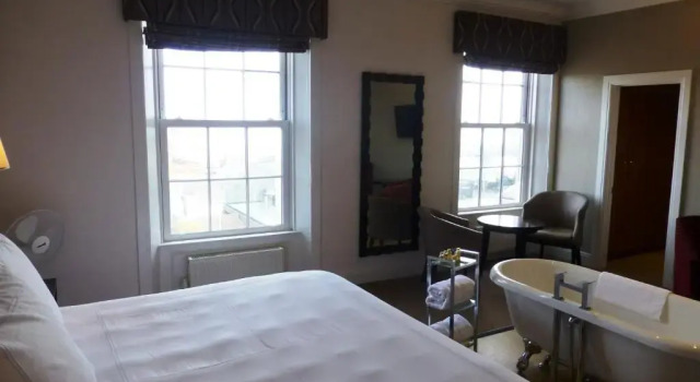 Люкс Cliff Hotel