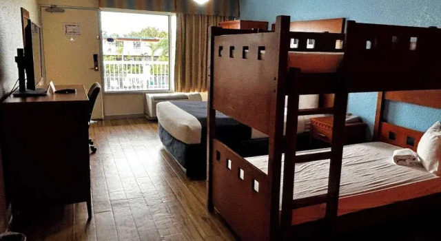 Номер Standard Ramada by Wyndham Flamingo Water Park