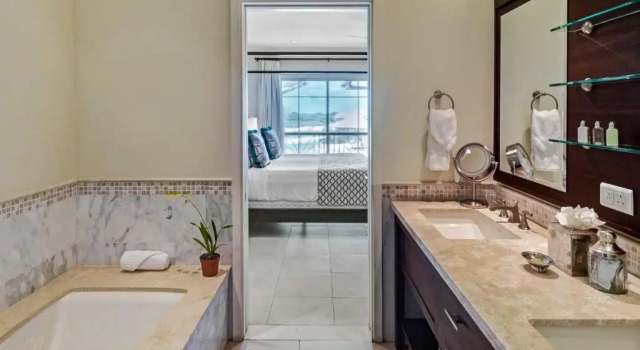 Вилла-люкс с 2 комнатами с видом на гавань The Landings Resort and Spa - All Suites