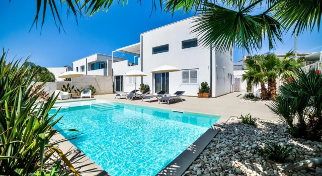 CASA BLANCA VILLA, Забронировать Отель Марина-ди-Рагуза Долина Ното