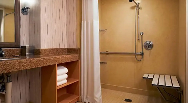 Номер Mobility Accessible Hearing Accessible Superior Hilton Los Angeles Airport