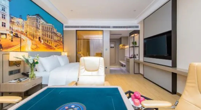 Люкс Vienna International Hotel Qianjiang Qianyang West Road Bus Station