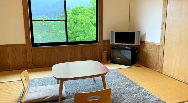 Yufuin Flora House, Prenota Hotel Hotel a Kyushu con parcheggio, Parcheggio