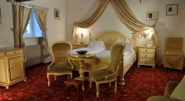 Четырёхместный номер Standard Hotel Castel Kandelburg