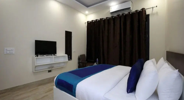 OYO Rooms 299 Hotel Shashank Villa