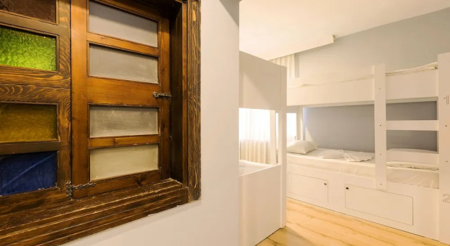 Кровать в общем номере Cheers Vintage Hostel