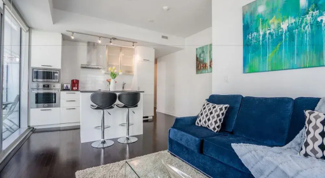 Aaira Suites CN Tower View, Забронировать Апартаменты/квартира Торонто Greater Toronto Area, рядом с Театр Принцесса Уэльса