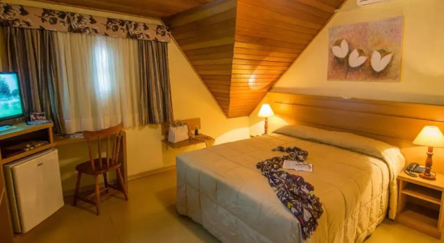 Двухместный номер Luxury HOTEL SKY GRAMADO - Cartão Postal de Gramado RS