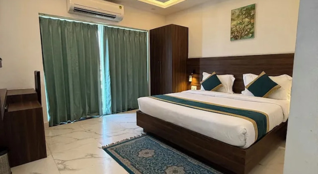 Номер Deluxe с балконом Hotel 7 Heaven