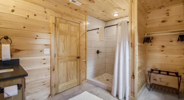 CR1 Huge Theater Indoor/outdoor Pools TV Wall Hot Tub Game Room, Забронировать Дом для отпуска Севьервилл Great Smoky Mountains National Park