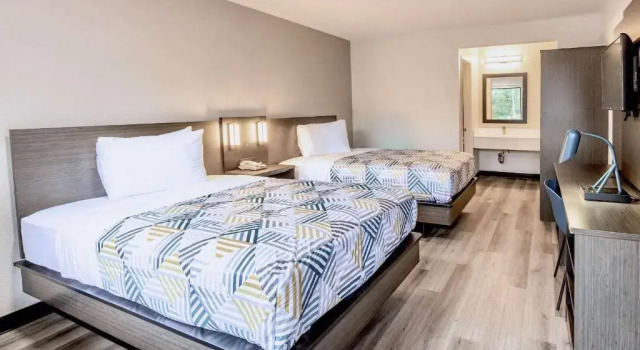 Четырёхместный номер Standard Motel 6 Carlsbad, CA - Near Legoland
