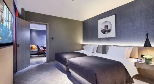 Люкс Ease Hotel (Jingmen Wanda Plaza Smart store)