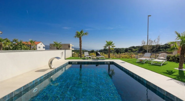 Villa LEA Magdalena III, Varaa Villa Hotellit Kvarner Islands uima-altaalla, Uima-allas