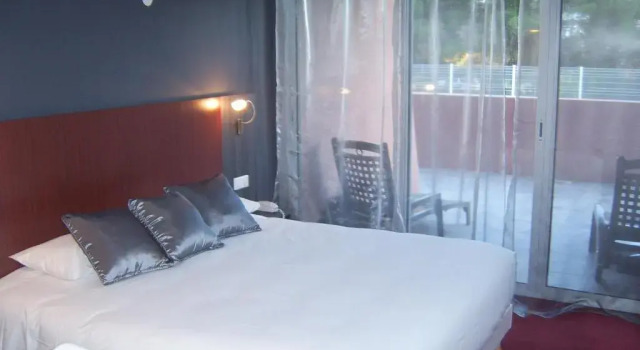 Двухместный номер Comfort Hôtel Originals City Mas de Grille