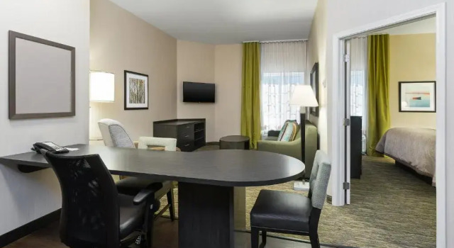 Двухместный номер Standard c 1 комнатой Candlewood Suites Grove City - Outlet Center by IHG
