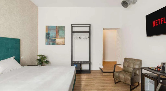 Adelante Rooms