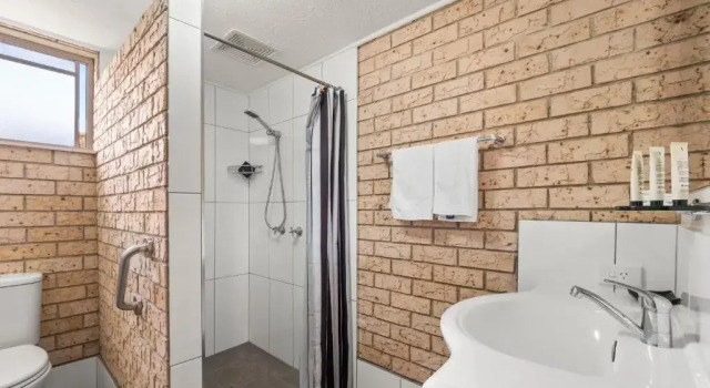 Трёхместный номер Deluxe Kennedy Drive Boutique Motel & Nursery- Close To City Centre & Airport