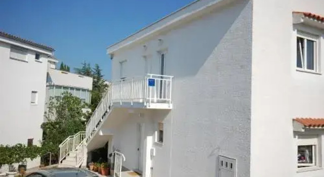 Apartments Curicta 1, Забронировать Апартаменты/квартира Отели Крка с парковкой, рядом с Krk Harbour, Парковка