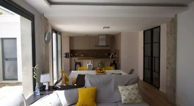 Casa con jardín privado y barbacoa piscina y 300 metros de la playa by Lightbooking, Забронировать Отель Бизнес-отели Пуэрто Де Санта Мария, рядом с Винодельня Bodegas 501, 4* 5*