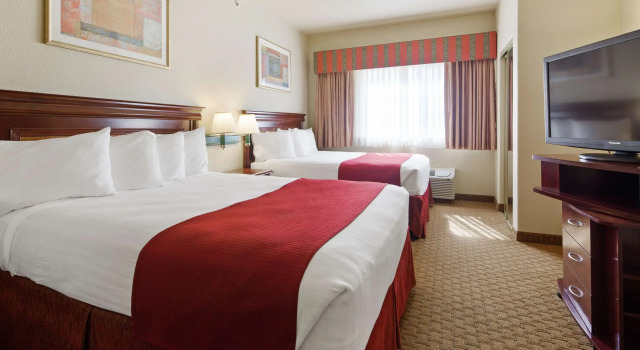 Четырёхместный номер Standard SureStay Plus Hotel by Best Western Quanah