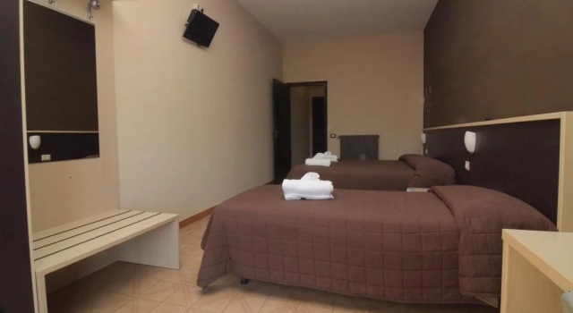 Hotel Ristorante Campo Verde, Забронировать Отель Монтесаркьо Кампания