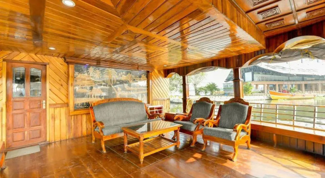 OYO 24146 Houseboat Anugraha 6bhk, Забронировать Отель Отели штата Кералы с завтраком, Завтраки