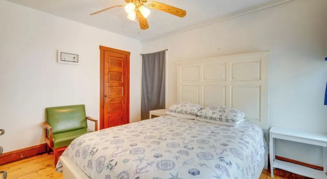 Апартаменты Wildwood Apartment - Porch & Enclosed Sunroom!