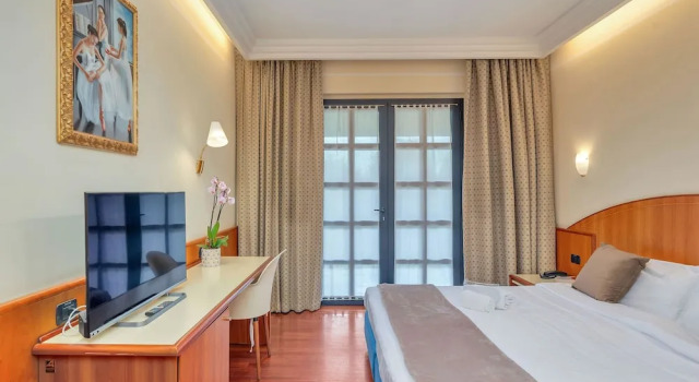 Двухместный номер Standard с балконом B&B HOTELS Hotel Prestige Ornago