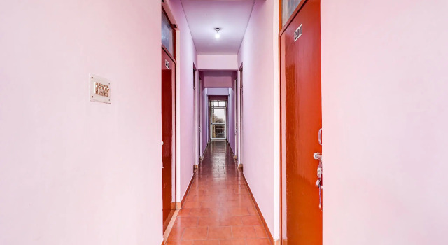 SPOT ON 40914 Metro Club & Guest House, Забронировать Гостевой дом Гостевые дома Hasanganj, Гостевой дом