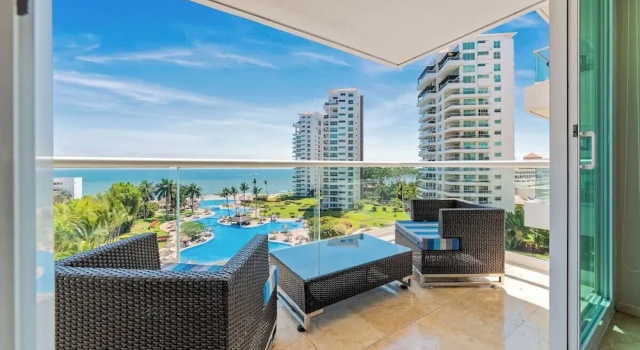 Апартаменты Luxury Oceanfront 4BR Condo - Pool - Ocean View